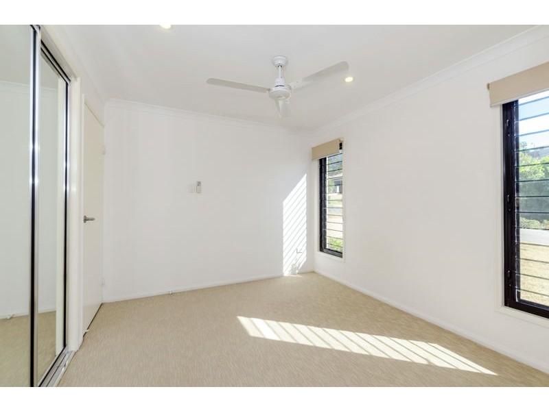 5 Spence Court, Kirkwood QLD 4680