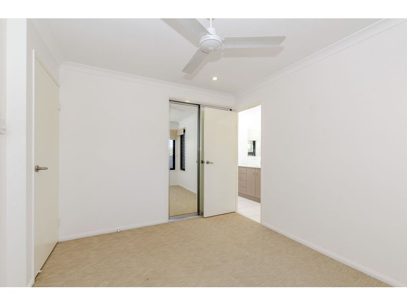 5 Spence Court, Kirkwood QLD 4680