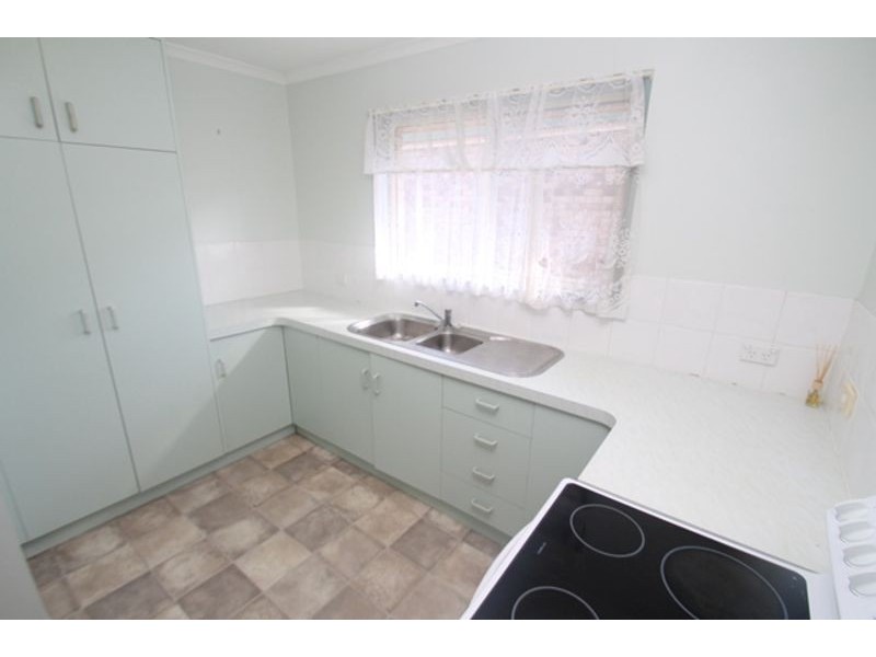 6 Kerry Court, New Auckland QLD 4680