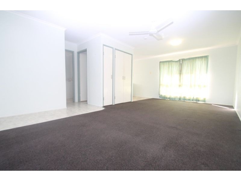 6 Kerry Court, New Auckland QLD 4680