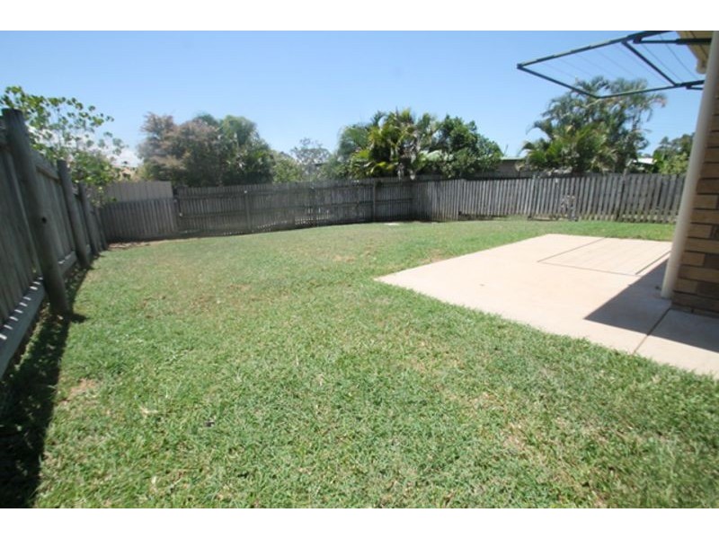 6 Kerry Court, New Auckland QLD 4680