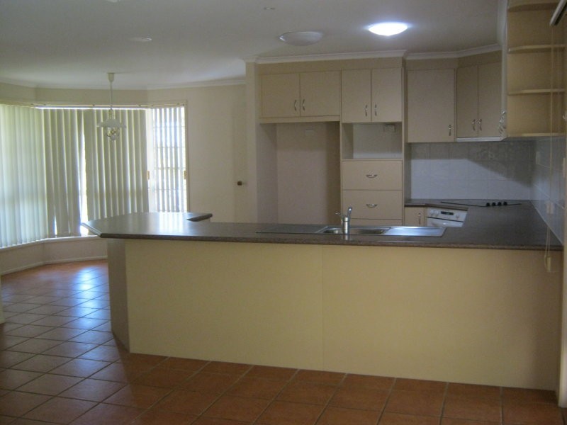 1 Birmingham Close, Telina QLD 4680