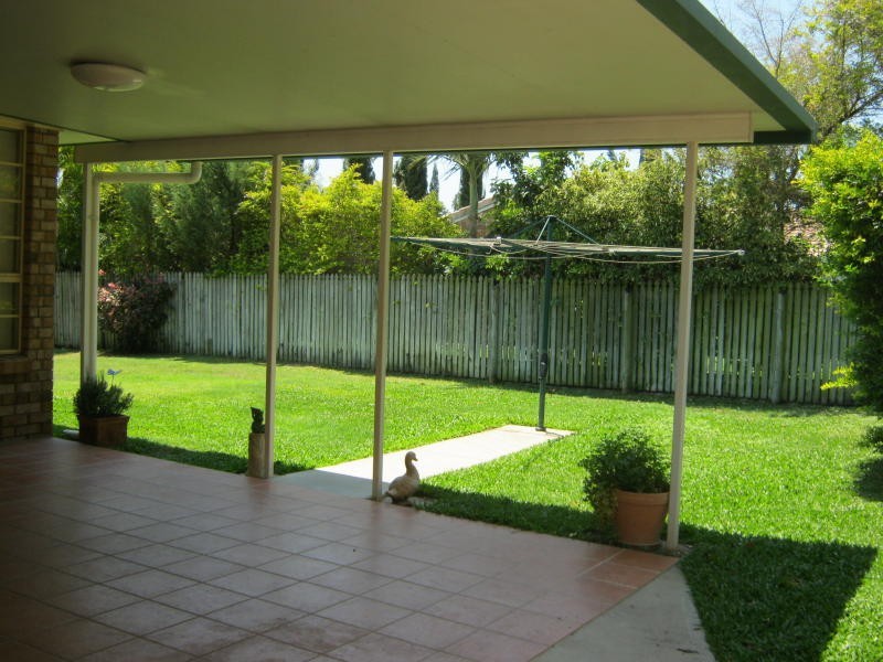 1 Birmingham Close, Telina QLD 4680