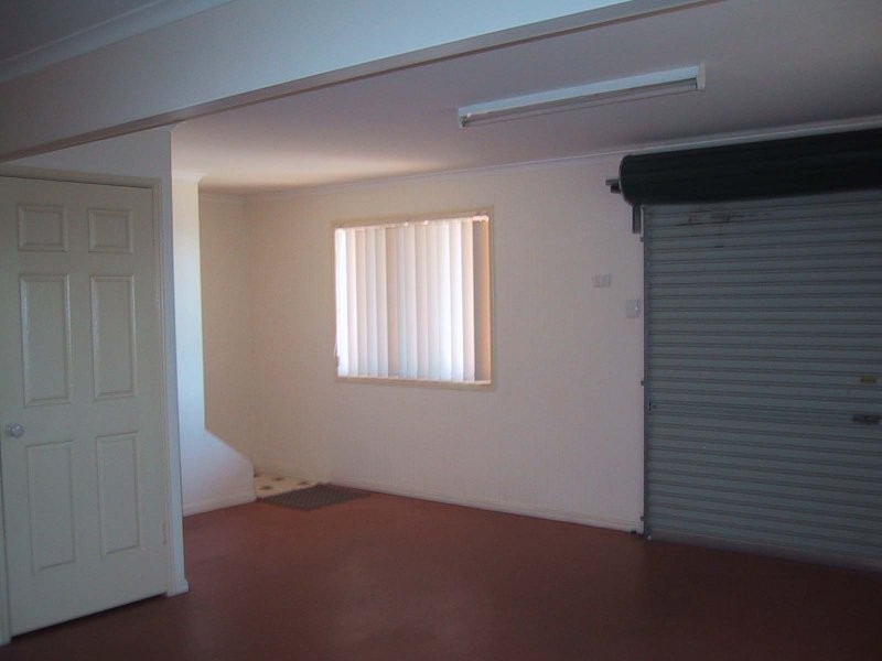 2/12 Kent Street, West Gladstone QLD 4680