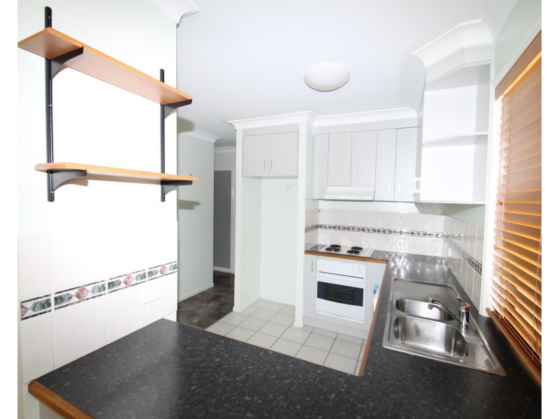 5 Montrose Place, New Auckland QLD 4680