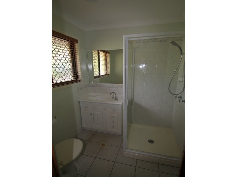 5 Montrose Place, New Auckland QLD 4680