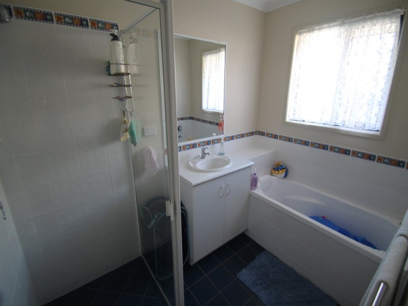 1 Benjamin Court, Glen Eden QLD 4680