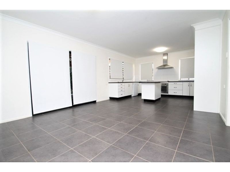 54 Scenery Street, Gladstone QLD 4680