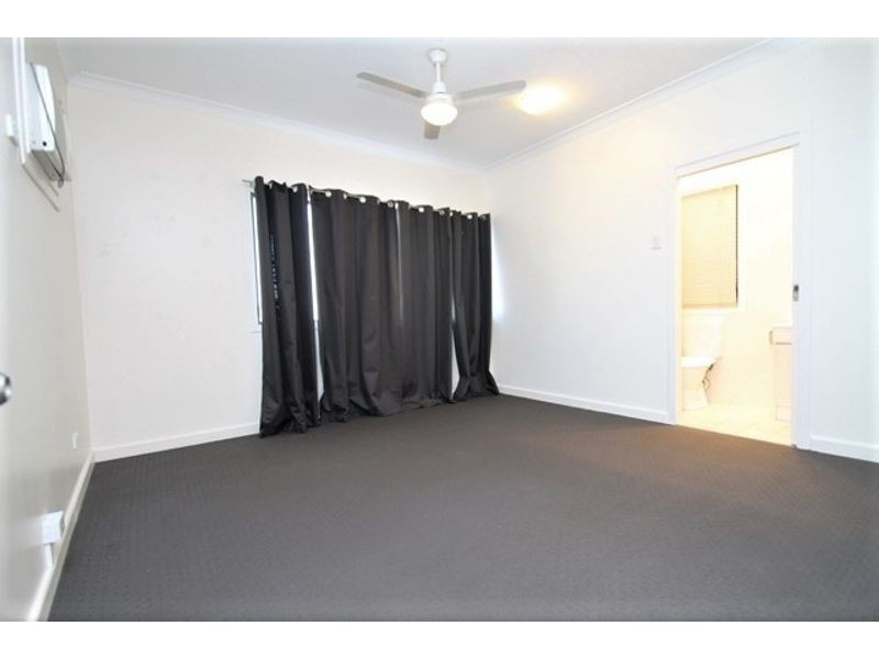 54 Scenery Street, Gladstone QLD 4680
