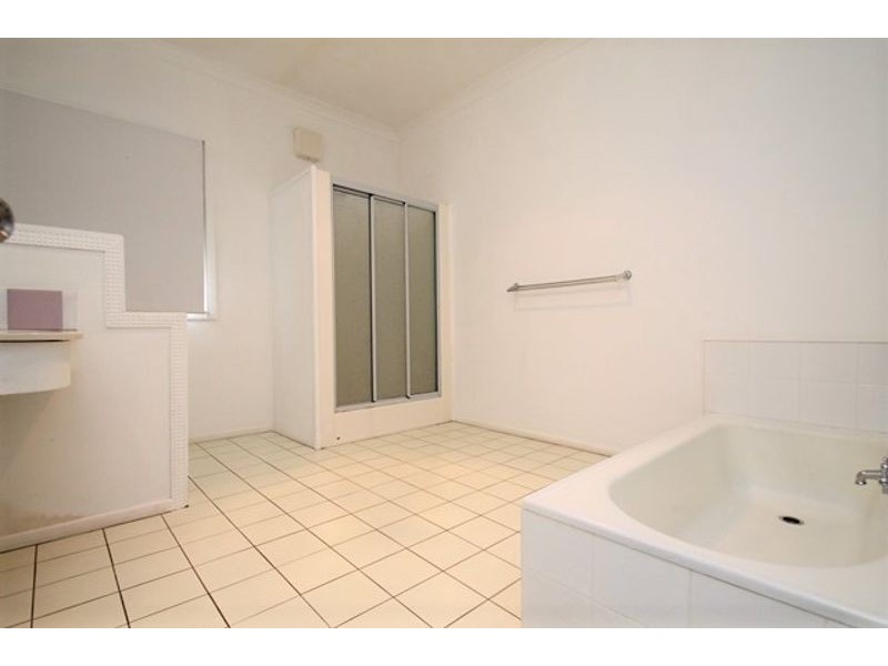 54 Scenery Street, Gladstone QLD 4680