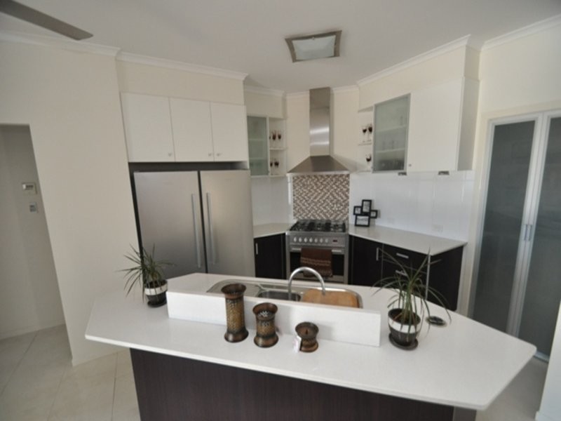 4 Wyara Close, Clinton QLD 4680