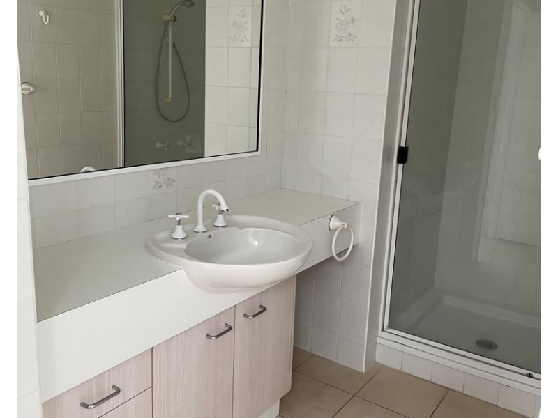 1 Bingera Close, Clinton QLD 4680
