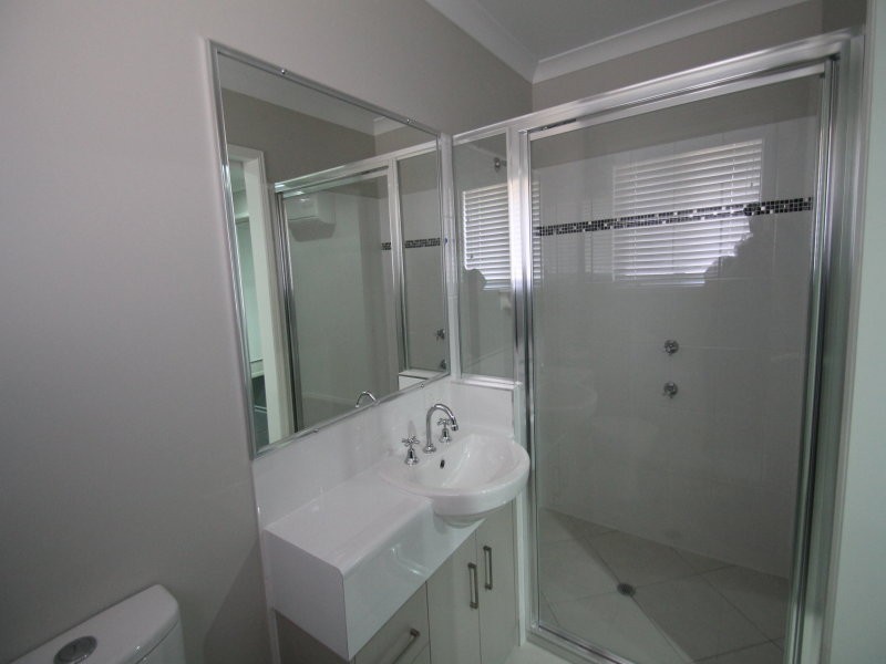 5 Gumnut Place, Kirkwood QLD 4680