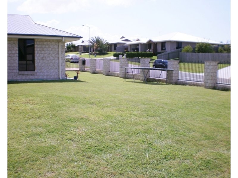 102 Sharyn Drive, New Auckland QLD 4680