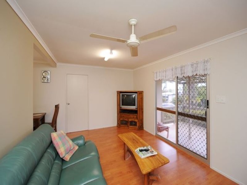 15 Hansen Crescent, Clinton QLD 4680