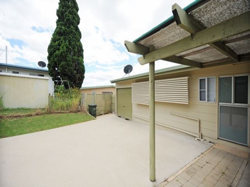 15 Hansen Crescent, Clinton QLD 4680