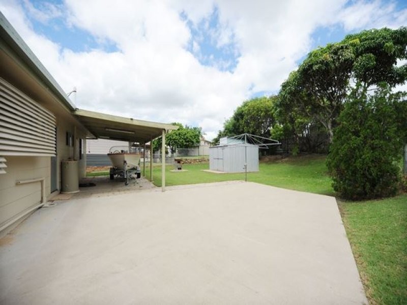 15 Hansen Crescent, Clinton QLD 4680