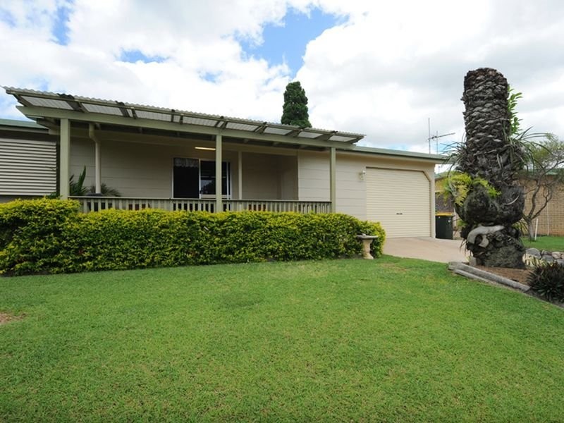 15 Hansen Crescent, Clinton QLD 4680