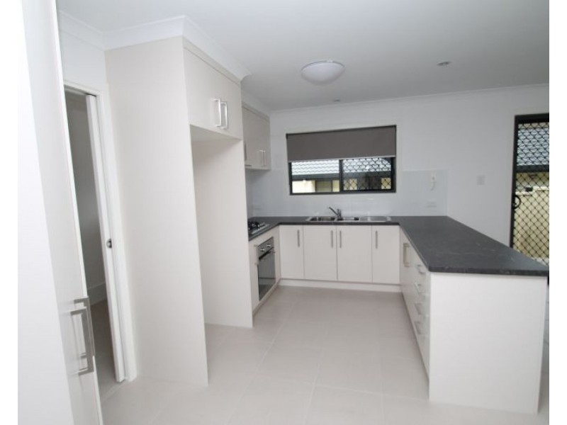 1/2 Chanel Court, New Auckland QLD 4680