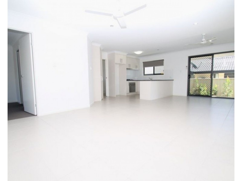 1/2 Chanel Court, New Auckland QLD 4680
