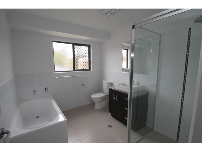 2/2 Chanel Court, New Auckland QLD 4680
