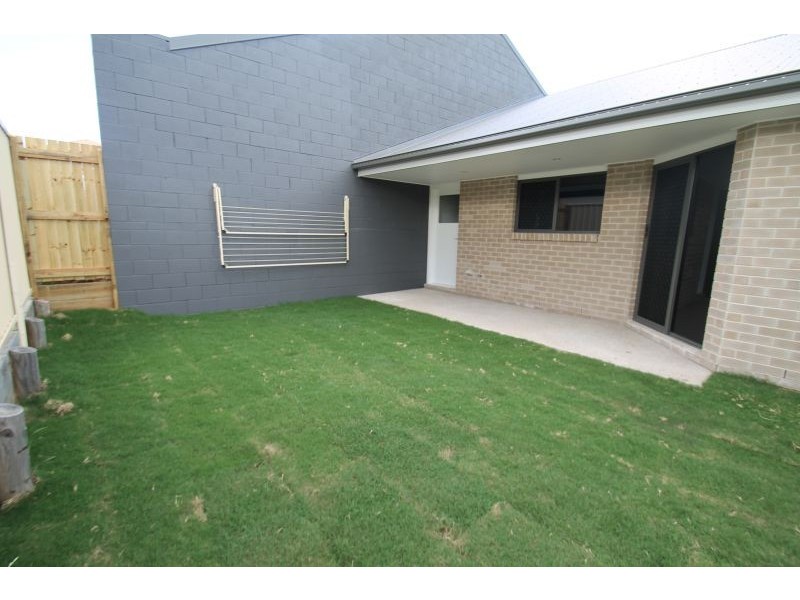 2/2 Chanel Court, New Auckland QLD 4680