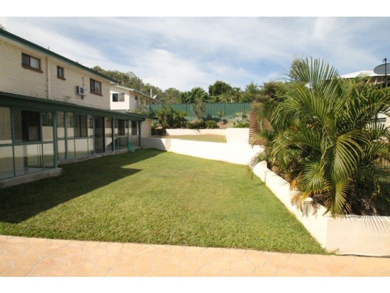 1 Pine Avenue, West Gladstone QLD 4680