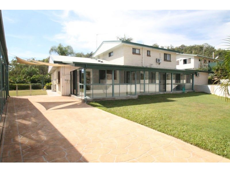 1 Pine Avenue, West Gladstone QLD 4680