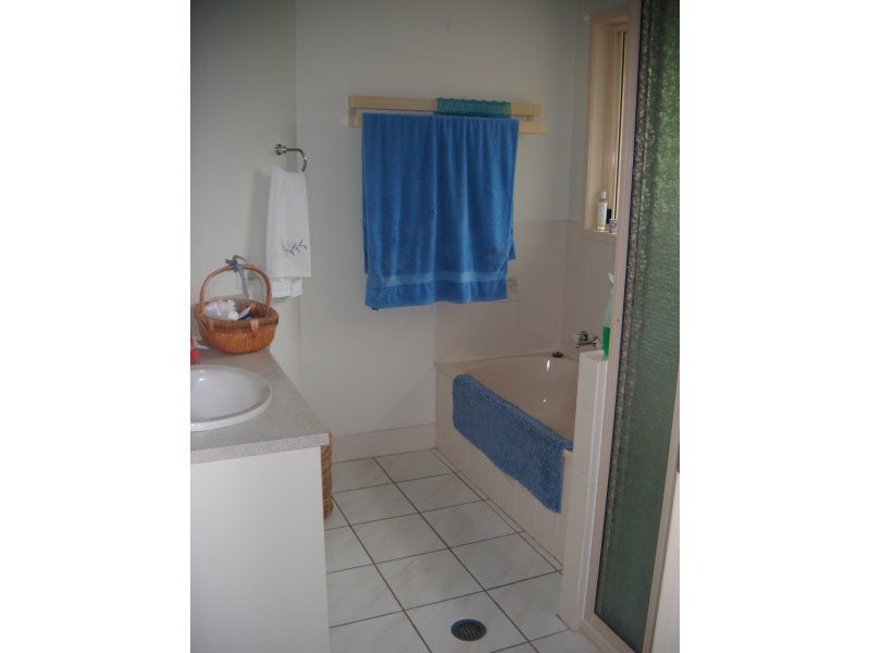 3 Lagoon Court, Clinton QLD 4680