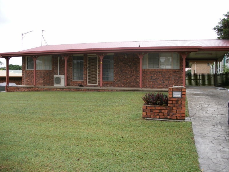 77 Aramac Drive, Clinton QLD 4680