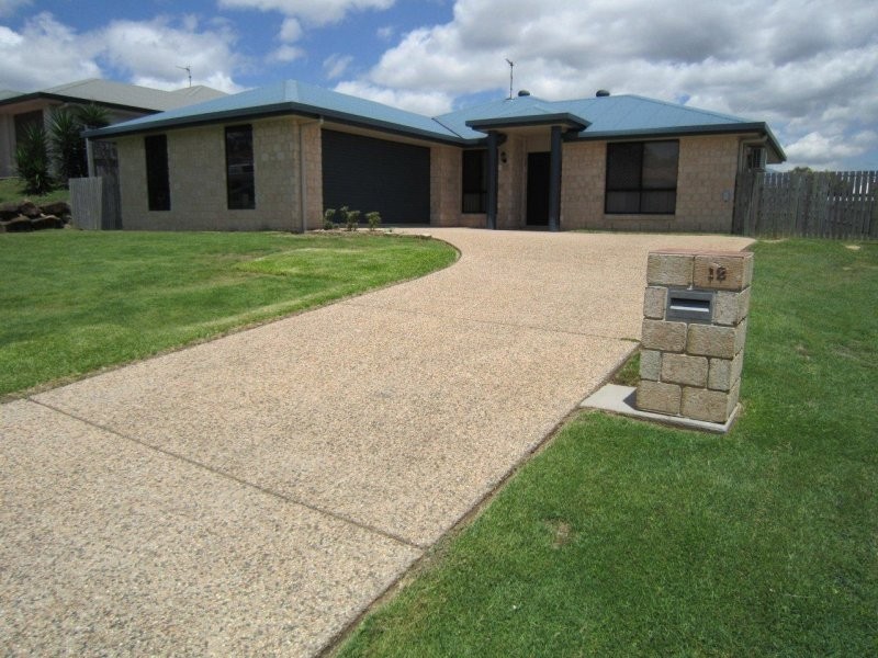 12 Dorinda Close, Clinton QLD 4680