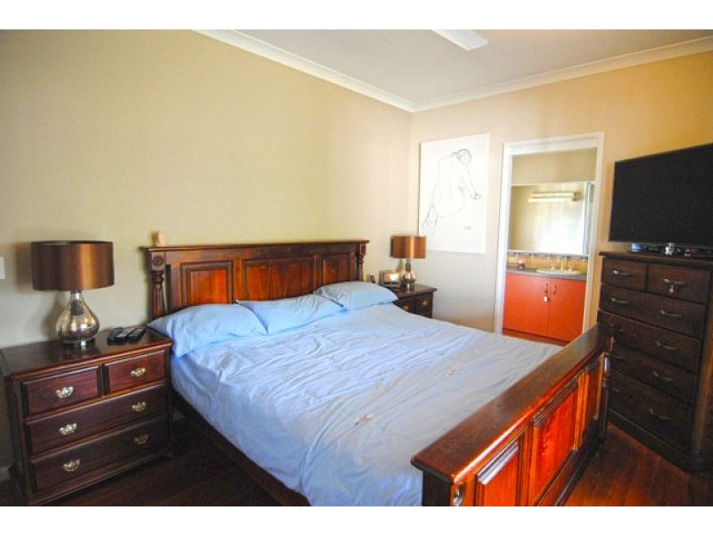 60 Witney Street, Telina QLD 4680