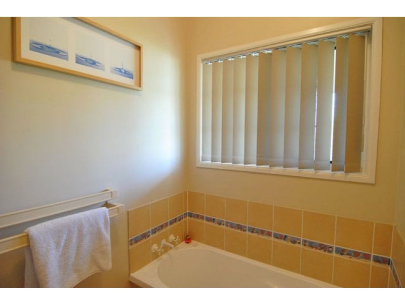 60 Witney Street, Telina QLD 4680