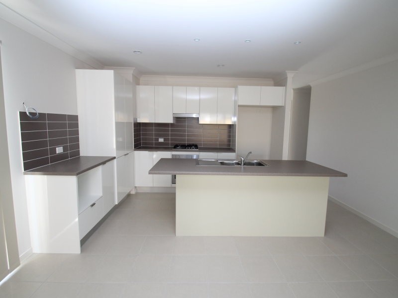 6 Namadgi Terrace, New Auckland QLD 4680
