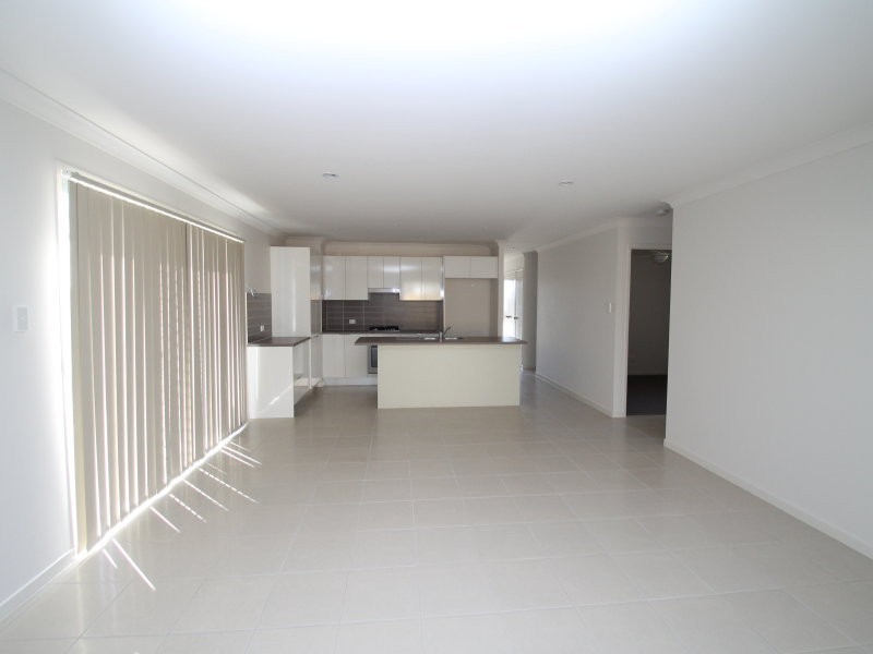 6 Namadgi Terrace, New Auckland QLD 4680