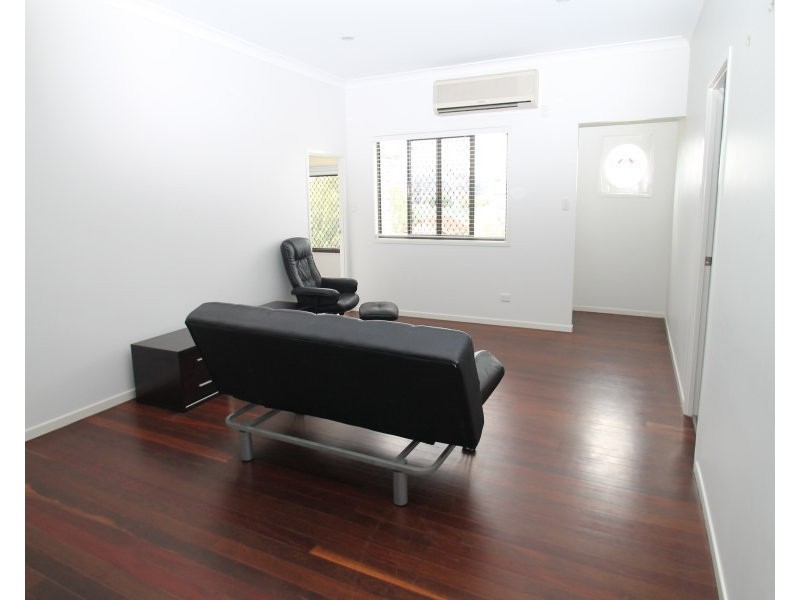 1A View Street, West Gladstone QLD 4680