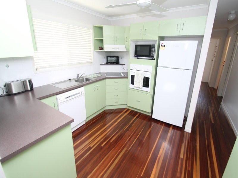 37 Aramac Drive, Clinton QLD 4680