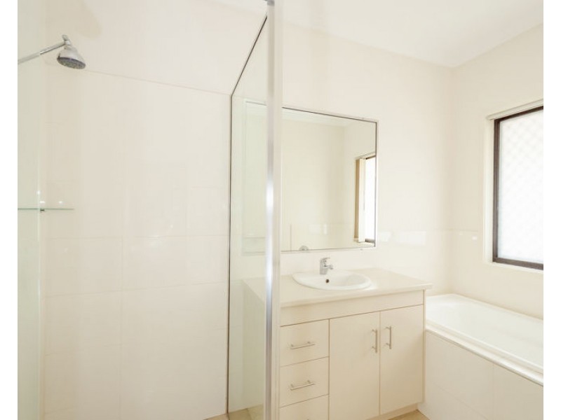 53 Koowin Drive, Kirkwood QLD 4680