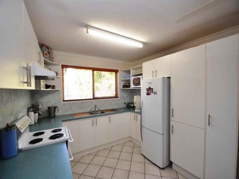 3 Dorset Close, New Auckland QLD 4680