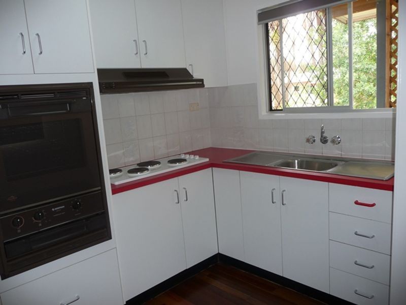 18 Pashley Street, Clinton QLD 4680