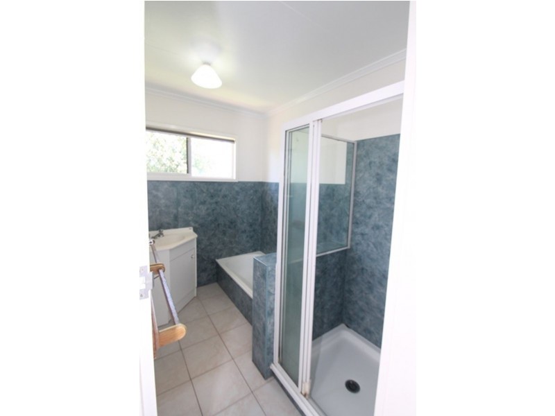 18 Pashley Street, Clinton QLD 4680