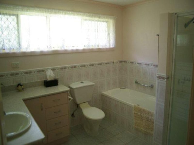 20 Yellow Patch Avenue, Clinton QLD 4680