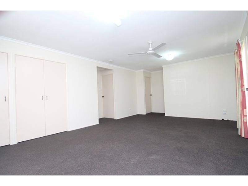 8 Woollybutt Street, New Auckland QLD 4680