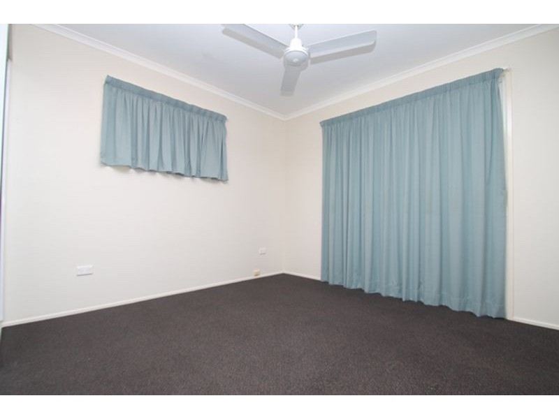 8 Woollybutt Street, New Auckland QLD 4680