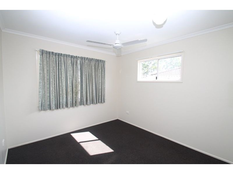 8 Woollybutt Street, New Auckland QLD 4680