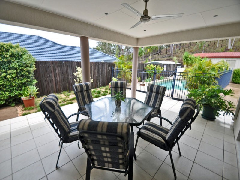 15 Leonie Court, New Auckland QLD 4680