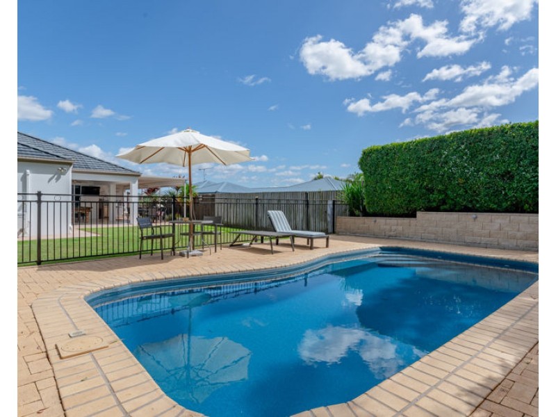 13 Leonie Court, New Auckland QLD 4680