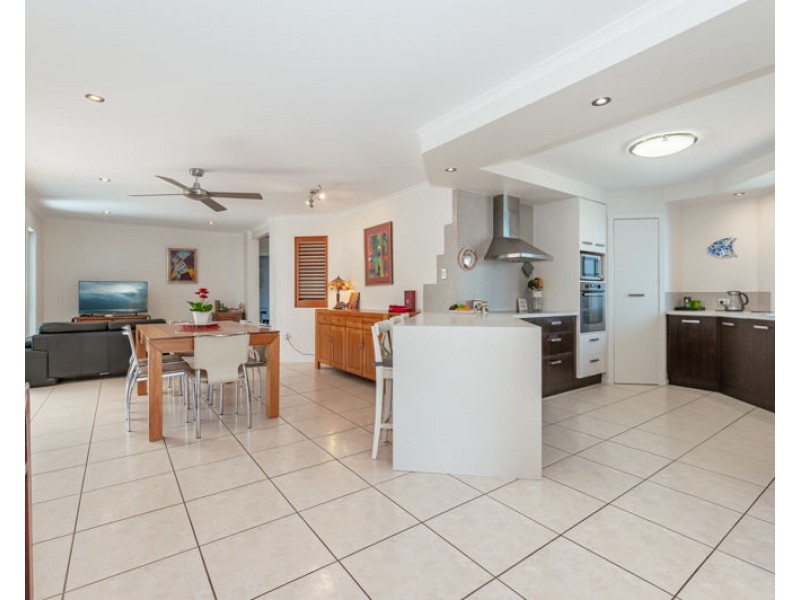 13 Leonie Court, New Auckland QLD 4680