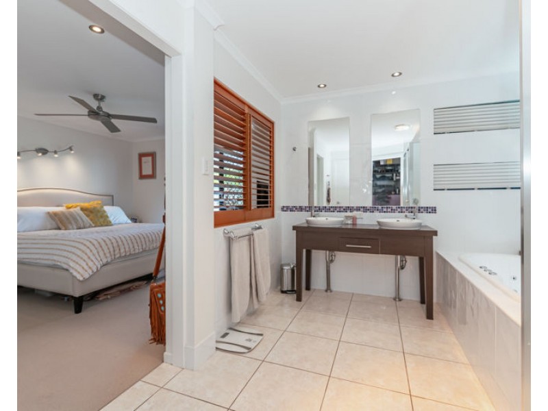 13 Leonie Court, New Auckland QLD 4680