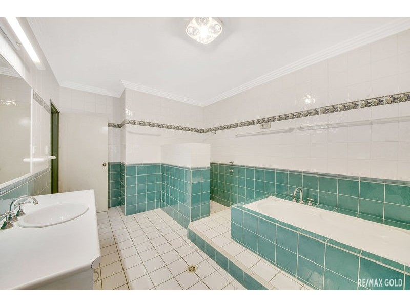 5 Maraboon Ct, Clinton QLD 4680